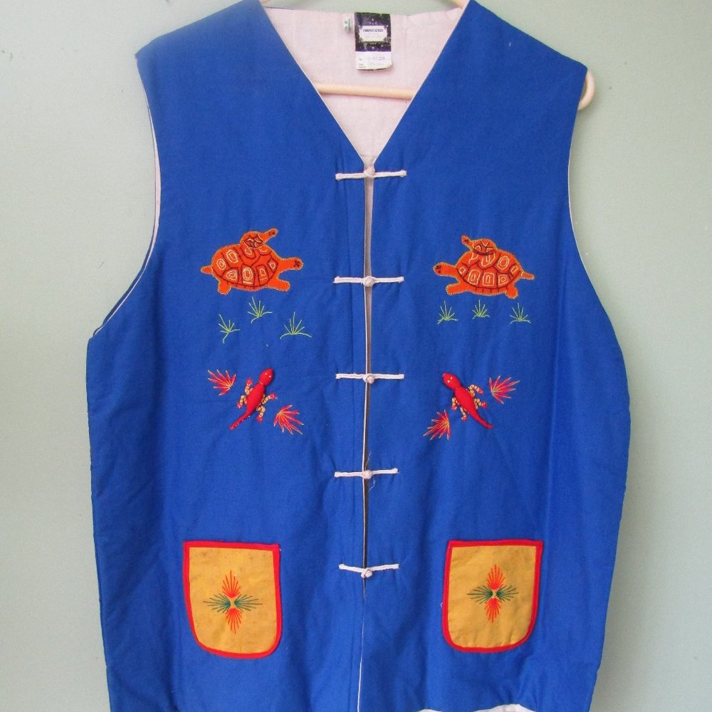 VINTAGE APPLIQUE AND EMBROIDERY ORIENTAL VEST / 46" CHEST MEASURE